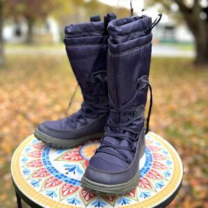 Y2K Bass Danya Womens Sz 7 Insulated Snow Boots Shock Cord Purple Synthetic NEW